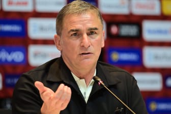 Stefan Kuntz bei seiner Vorstellung als türkischer Nationaltrainer: Der Erfolgscoach hat einen Dreijahresvertrag unterschrieben.