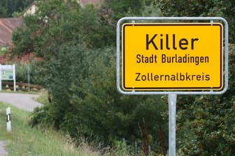 Ortsschild von Killer: Sie kosten 400 bis 500 Euro pro Stück.