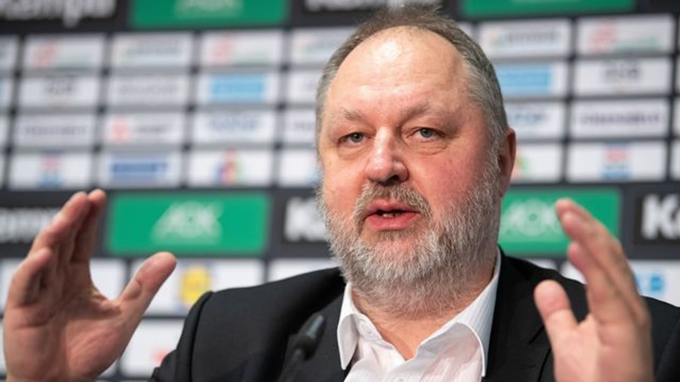 Andreas Michelmann, Präsident des Deutschen Handballbunds (DHB), spricht während einer Pressekonferenz.