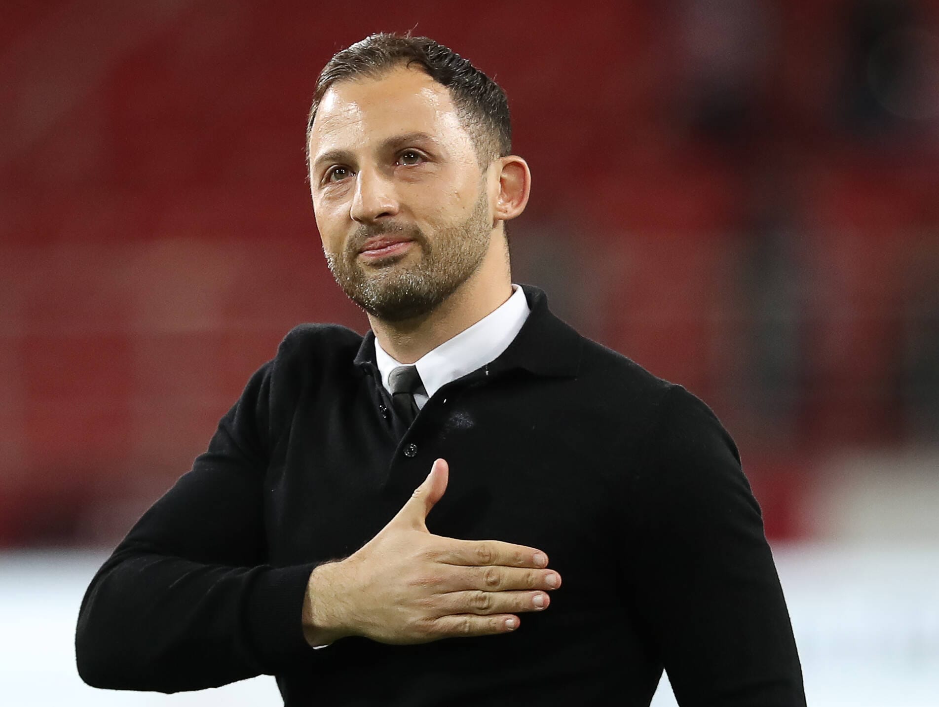 Domenico Tedesco: Erst war der gebürtige Italiener Jugendtrainer in Stuttgart und Hoffenheim, später übernahm er den Bundesligisten Schalke 04 von 2017 bis 2019. Dort war Tedesco sehr beliebt, musste jedoch aufgrund von Negativergebnissen die Trainerbank verlassen. Seit sein Abenteuer bei Spartak Moskau im Mai endete, ist auch er auf der Suche nach einer neuen Herausforderung.