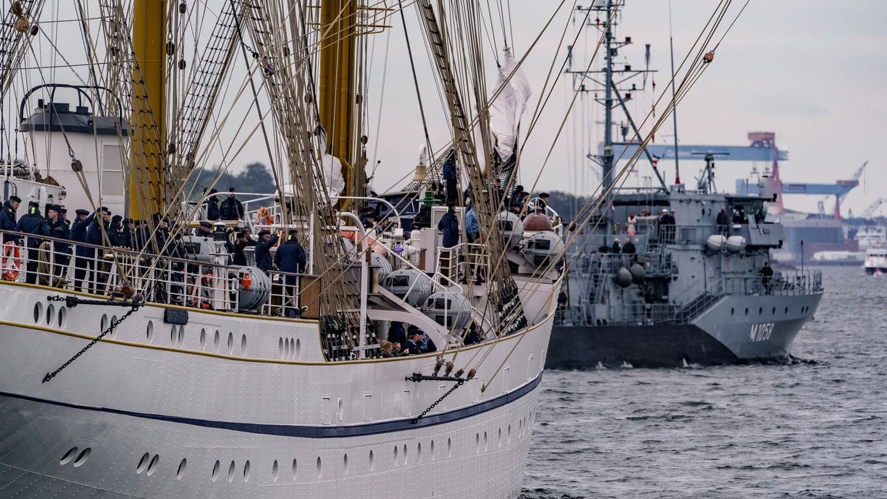 Die "Gorch Fock" hat nach 2232 Tagen wieder in Kiel festgemacht. Die "Gorch Fock" hat nach 2232 Tagen wieder in Kiel festgemacht.