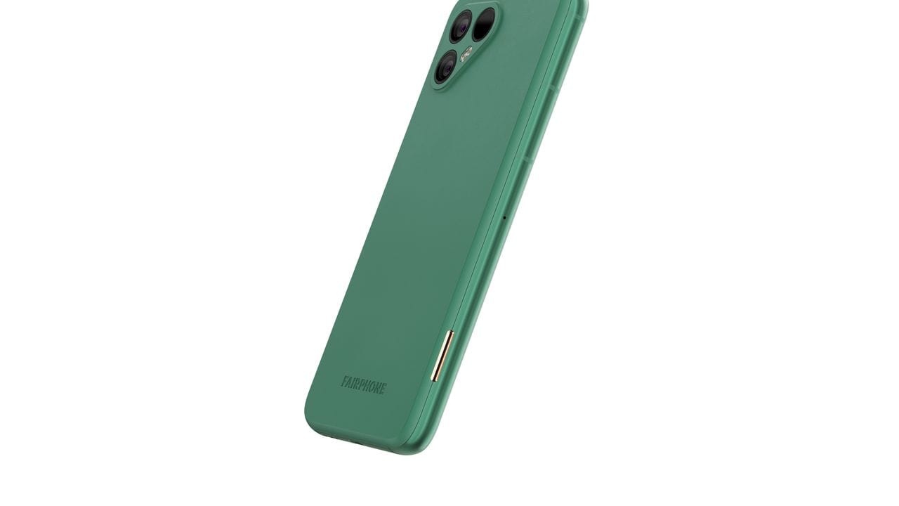 Ganz schön dickes Ding - aber dafür lässt sich der Akku des Fairphone 4 austauschen. Ganz schön dickes Ding - aber dafür lässt sich der Akku des Fairphone 4 austauschen.