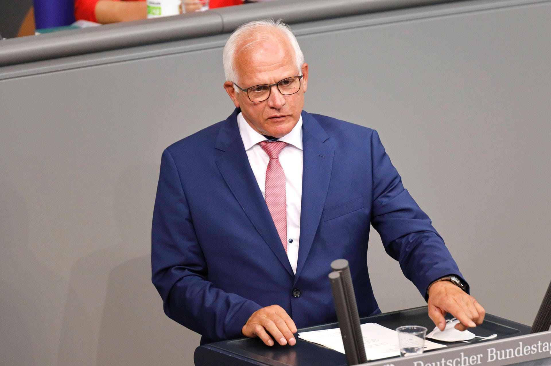Peter Bleser (CDU), 31 Dienstjahre: Volle Bezüge kann auch er erwarten. Hinzu kommt eine Ruhegehalt für seine Tätigkeit als Parlamentarischer Staatssekretär.