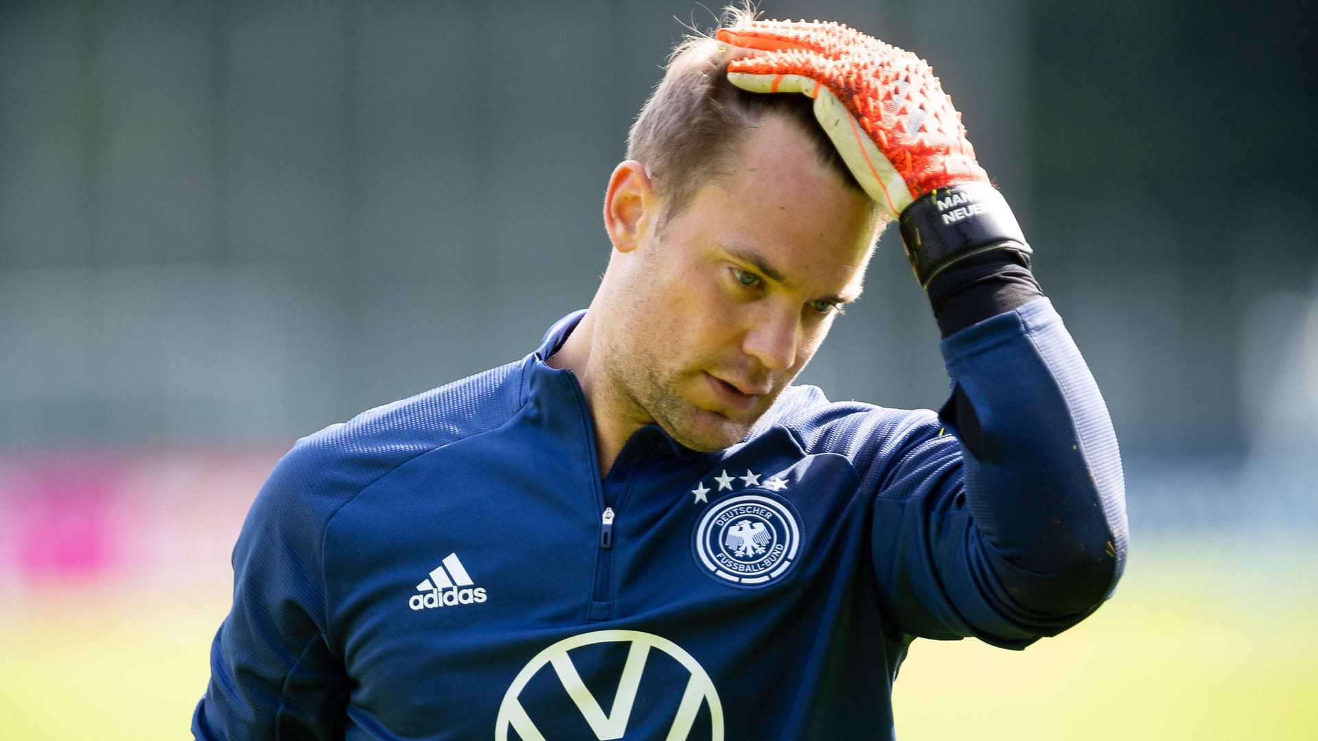 Manuel Neuer: Der DFB-Kapitän setzte das erste Training in Hamburg aus.