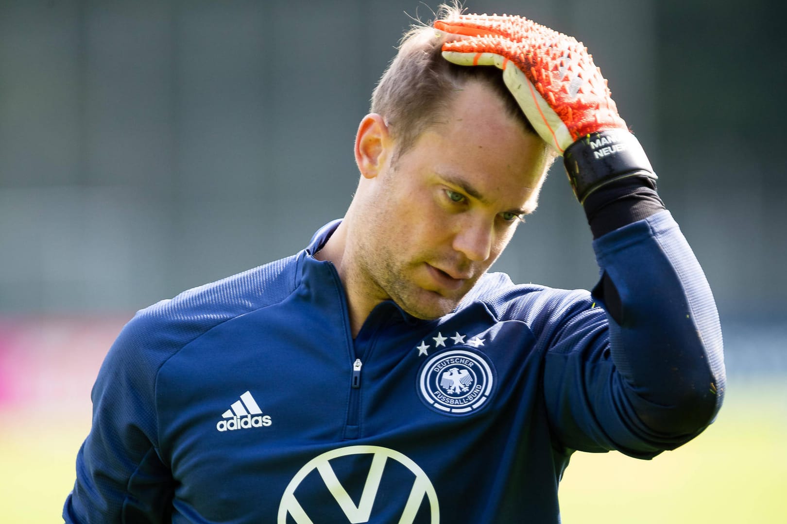 Manuel Neuer: Der DFB-Kapitän setzte das erste Training in Hamburg aus.