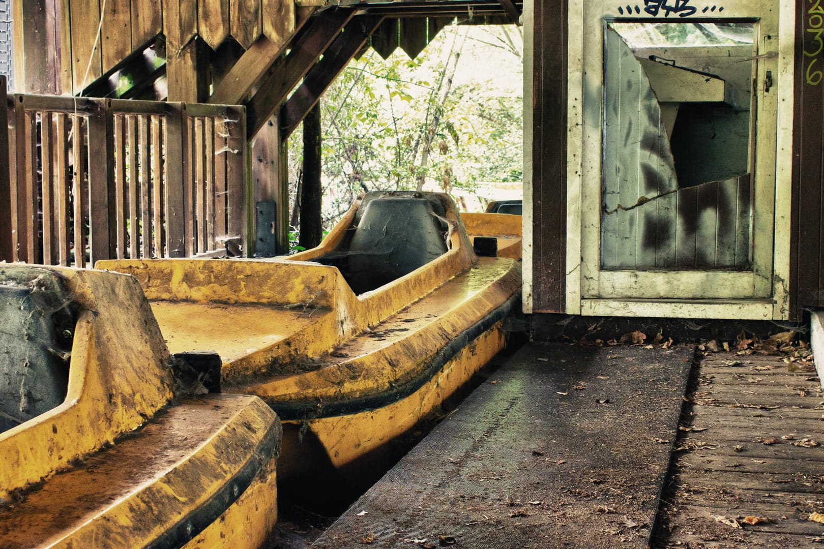 Bootshaus der Wasserbahn im Spreepark Berlin: Der ehemalige Freizeitpark soll wiedereröffnet werden.