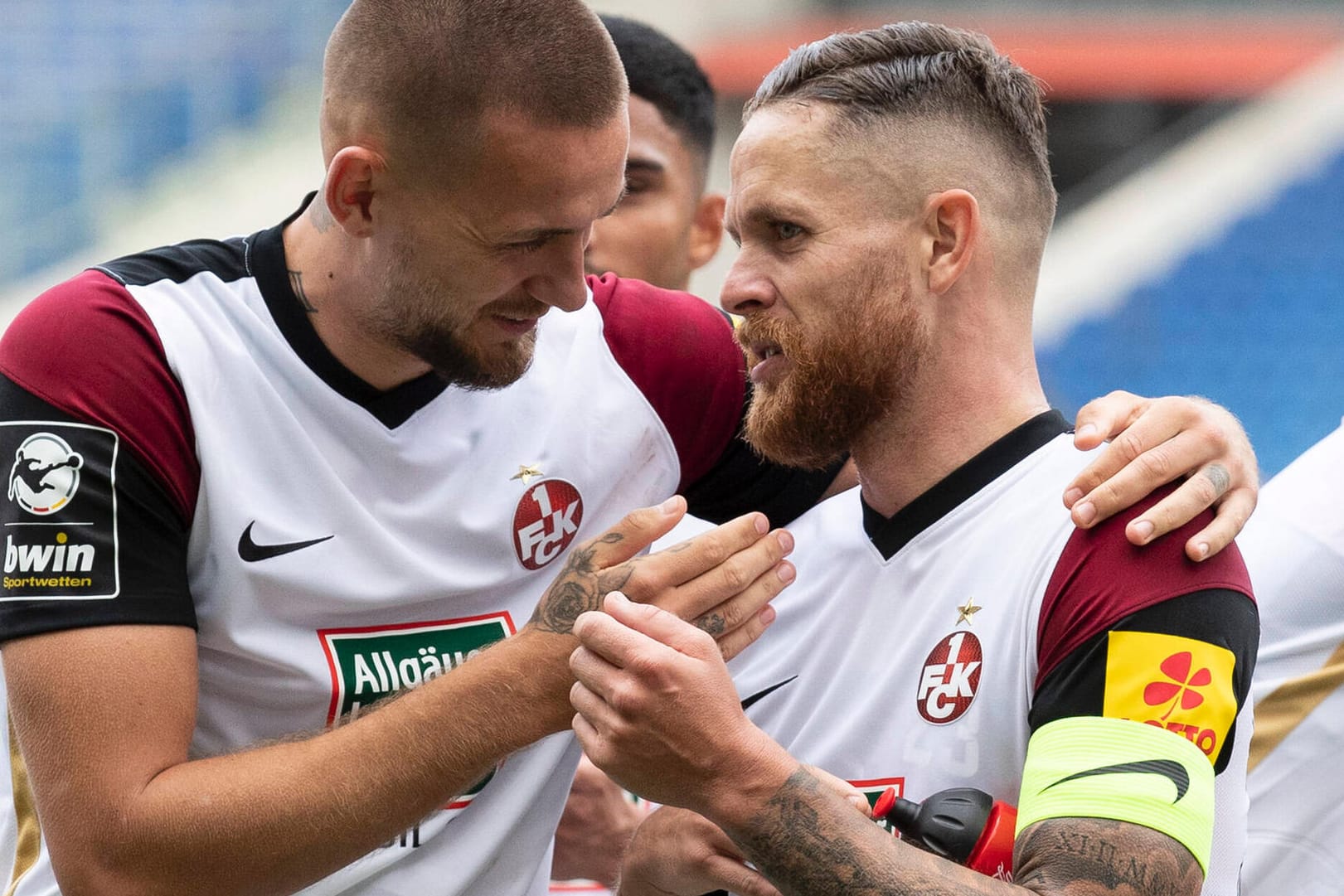 René Klingenburg (l.) und Mike Wunderlich vom 1. FC Kaiserslautern: Die Pfälzer wecken das Interesse finanzstarker Investoren.