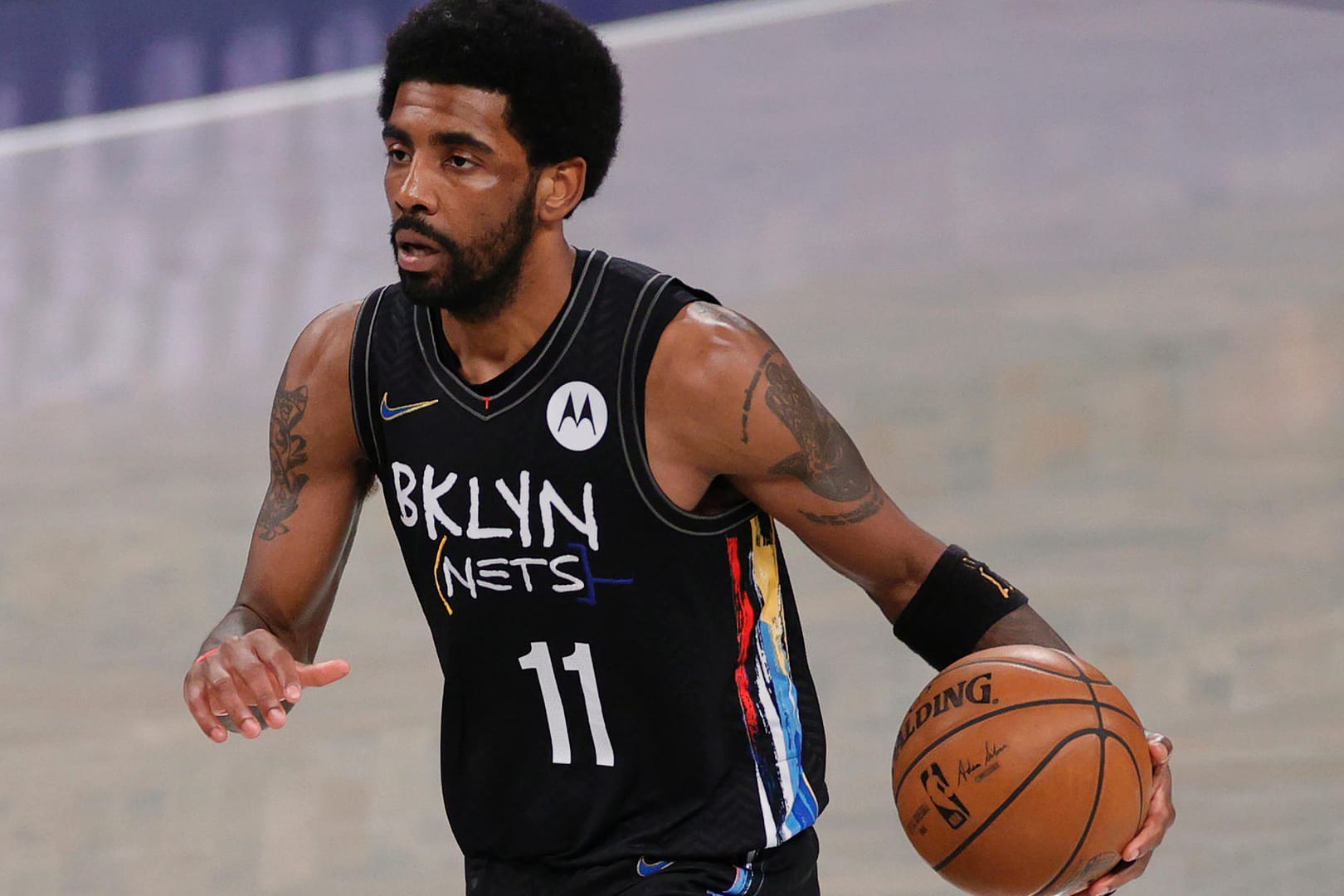 Kyrie Irving: Der Point Guard der Brooklyn Nets steht aktuell im Fokus der Öffentlichkeit in den USA.