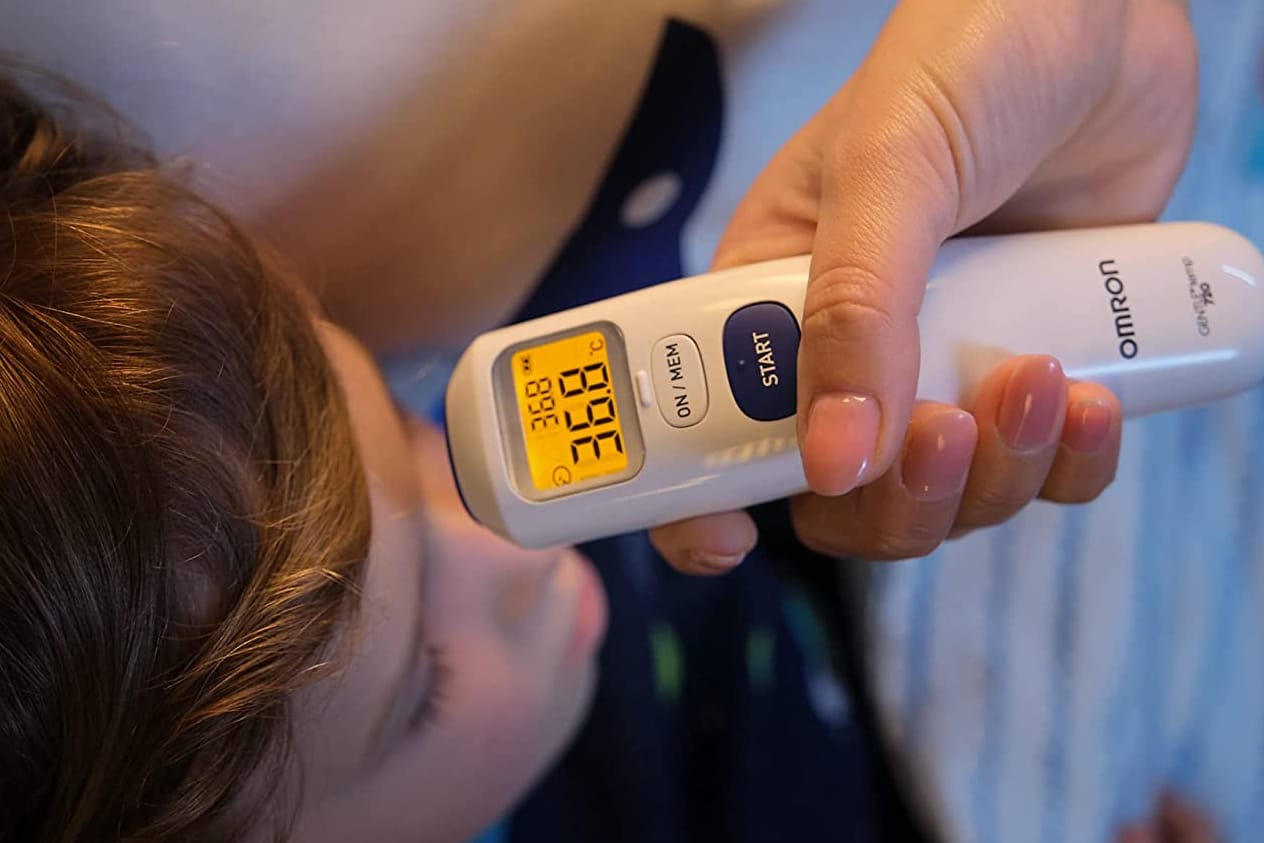 Die eigene Gesundheit im Blick: Omron-Stirnthermometer heute zum Rekordpreis bei Amazon.