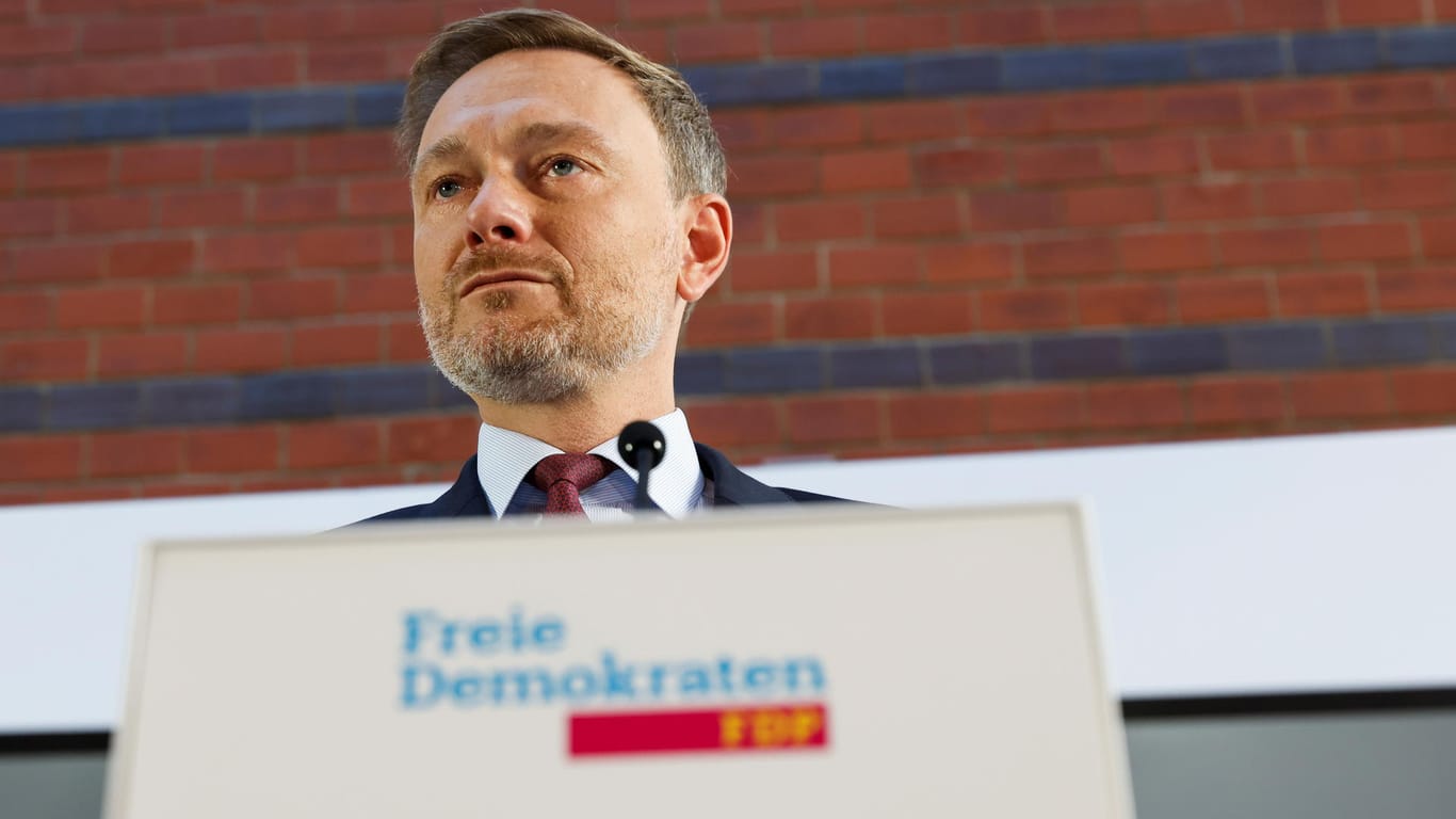 Christian Lindner: Mehr als eine halbe Stunde zu spät erschien der FDP-Chef zum Ampel-Statement.