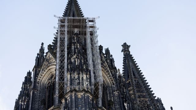 Abbau Gerüst am Kölner Dom