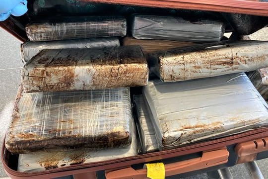 Koffer mit 22 Kilogramm Kokain entdeckt