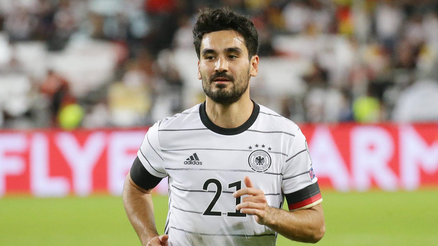 Ilkay Gündogan: Der DFB-Star will mit mehreren Aktionen mehr Aufmerksamkeit auf den Klimaschutz lenken. Ilkay Gündogan: Der DFB-Star will mit mehreren Aktionen mehr Aufmerksamkeit auf den Klimaschutz lenken.
