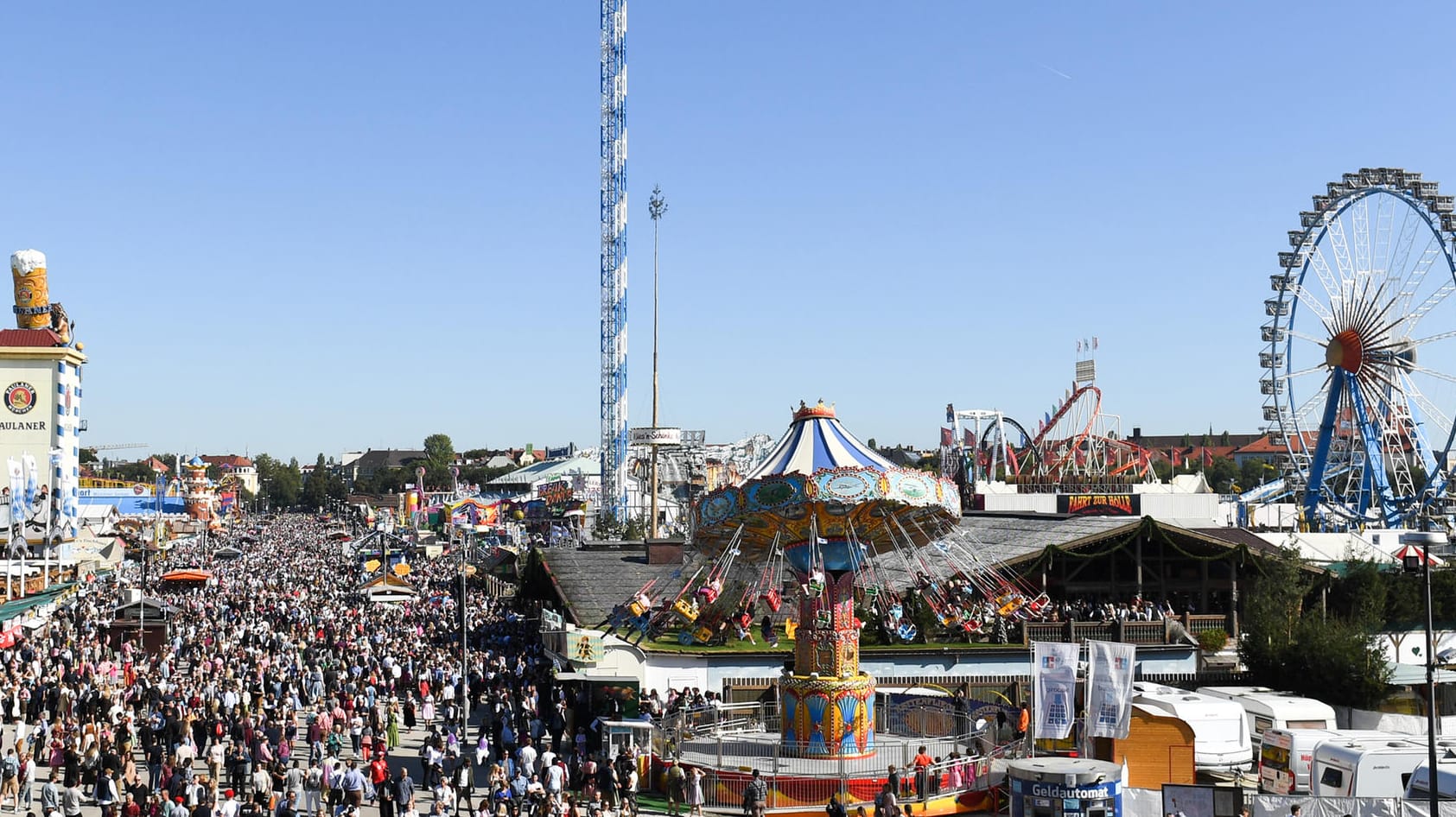 Auftakt zum Oktoberfest in München (Archivbild): In Deutschland findet das Volksfest nicht statt. In Moskau in Russland hingegen wird mit Bier und Brezn gefeiert. Auftakt zum Oktoberfest in München (Archivbild): In Deutschland findet das Volksfest nicht statt. In Moskau in Russland hingegen wird mit Bier und Brezn gefeiert.