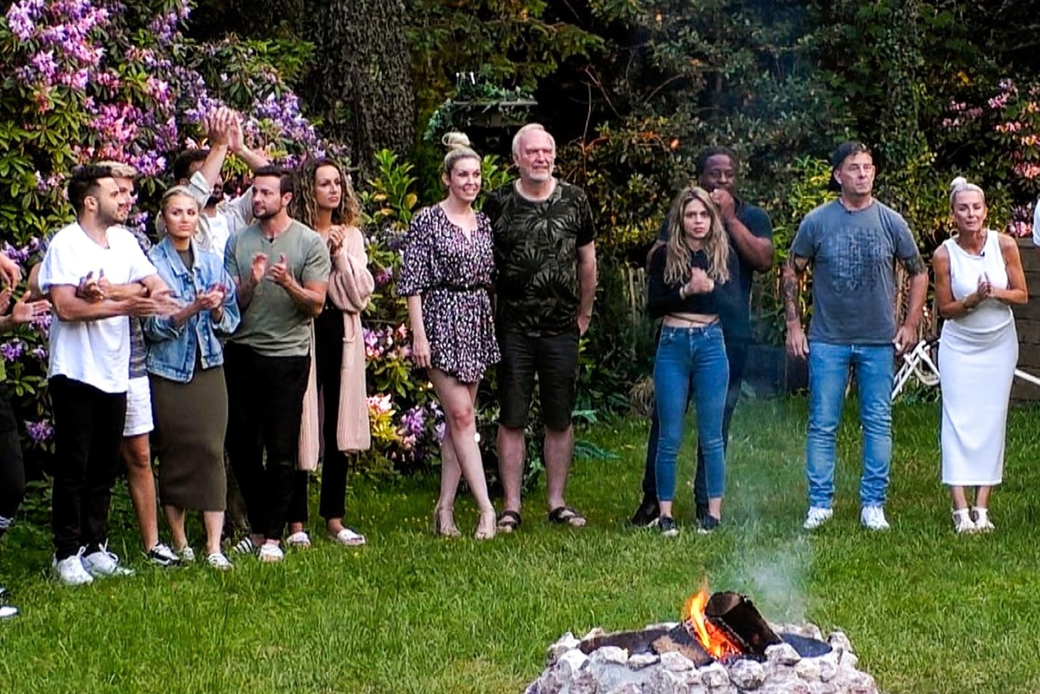 "Das Sommerhaus der Stars": Das erste Paar musste die Show verlassen.