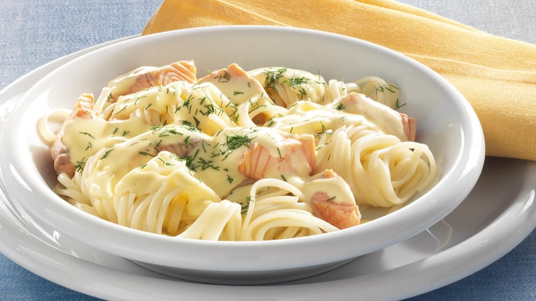Spaghetti: Die Kombination mit Lachs und Zitronensauce schmeckt schön frisch.