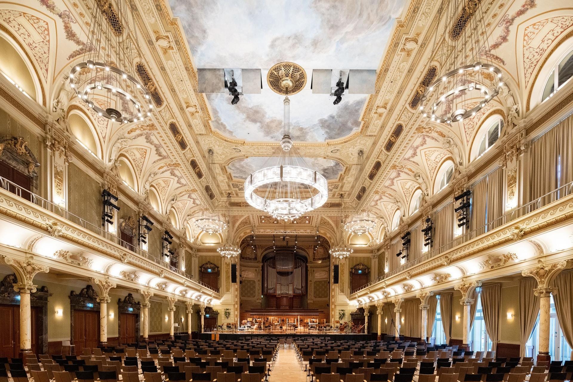 Prunkvoller Hauptsaal der historischen Stadthalle in Wuppertal: Er ist nicht nur akustisch ein Higlight.