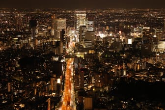 Tokio bei Nacht: Im Großraum der japanischen Hauptstadt wurde ein Erdbeben registriert. (Archivfoto)