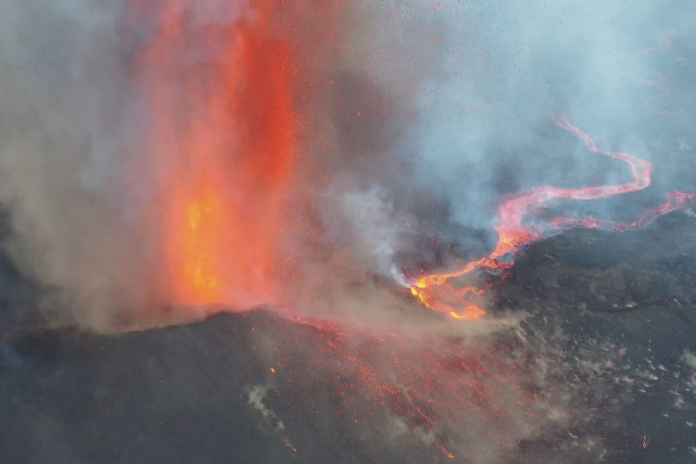 Vulkanausbruch: Vor rund drei Wochen ist der Vulkan auf der Insel La Palma schon einmal ausgebrochen.