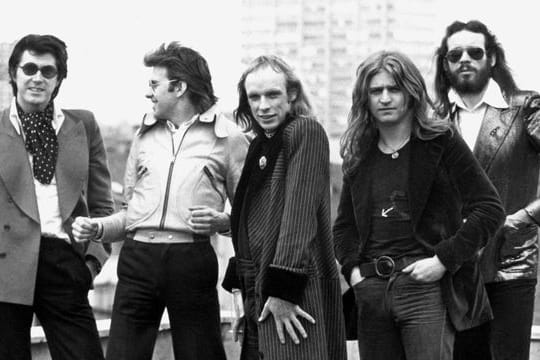 Bryan Ferry (l-r), Andy Mackay, Bryan Eno, Paul Thompson und Phil Manzanera von der britischen Band Roxy Music.