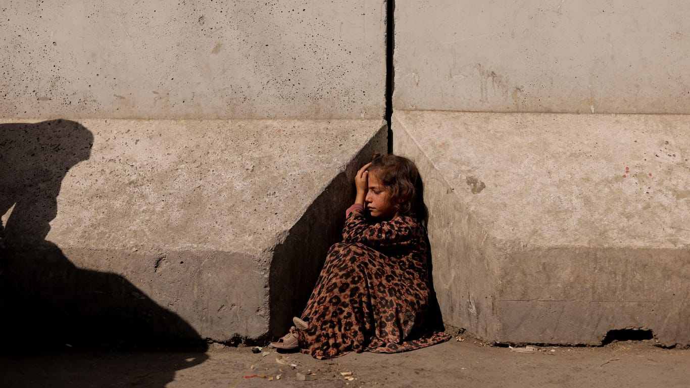 Ein Mädchen in Kabul: In den kommenden fünf Jahren müssen laut Schätzungen etwa 85.000 Afghanen aus den Nachbarländern Afghanistans in andere Länder umgesiedelt werden.
