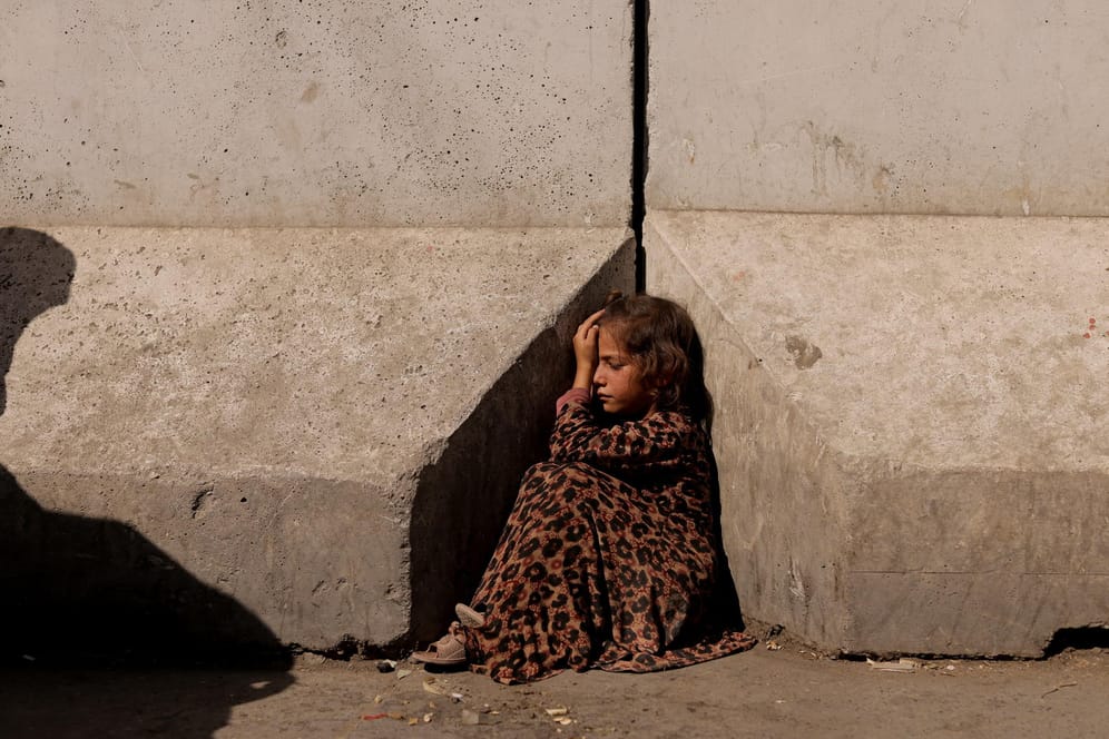 Ein Mädchen in Kabul: In den kommenden fünf Jahren müssen laut Schätzungen etwa 85.000 Afghanen aus den Nachbarländern Afghanistans in andere Länder umgesiedelt werden.