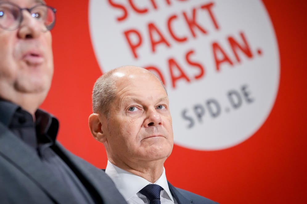 Olaf Scholz und Norbert Walter-Borjans: Die Mehrheit der Deutschen will einer Umfrage zufolge die SPD an der Spitze der Regierung.
