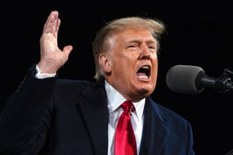 Donald Trump: Mit der ständigen Behauptung, der Wahlsieg sei ihm "gestohlen" worden, soll er seine Gefolgschaft aufgestachelt haben.