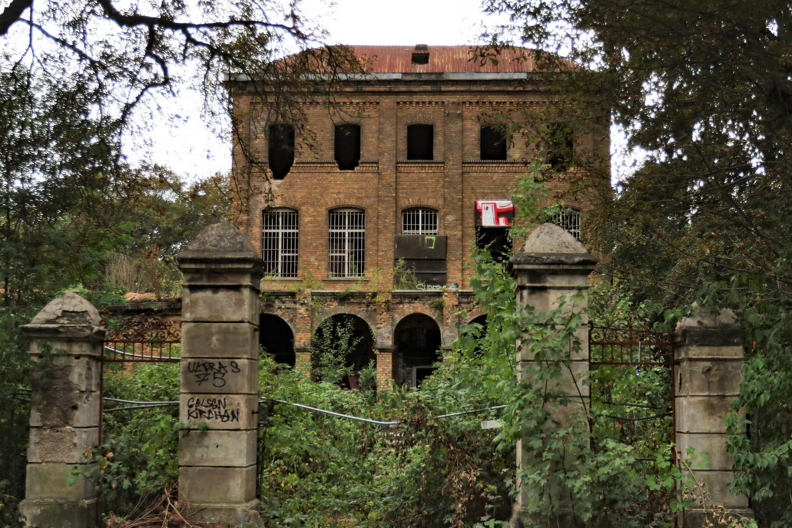 Das Geisterhaus in Fühlingen: Die Villa wurde regelmäßig von Geisterjägern aufgesucht, es soll dort spuken.