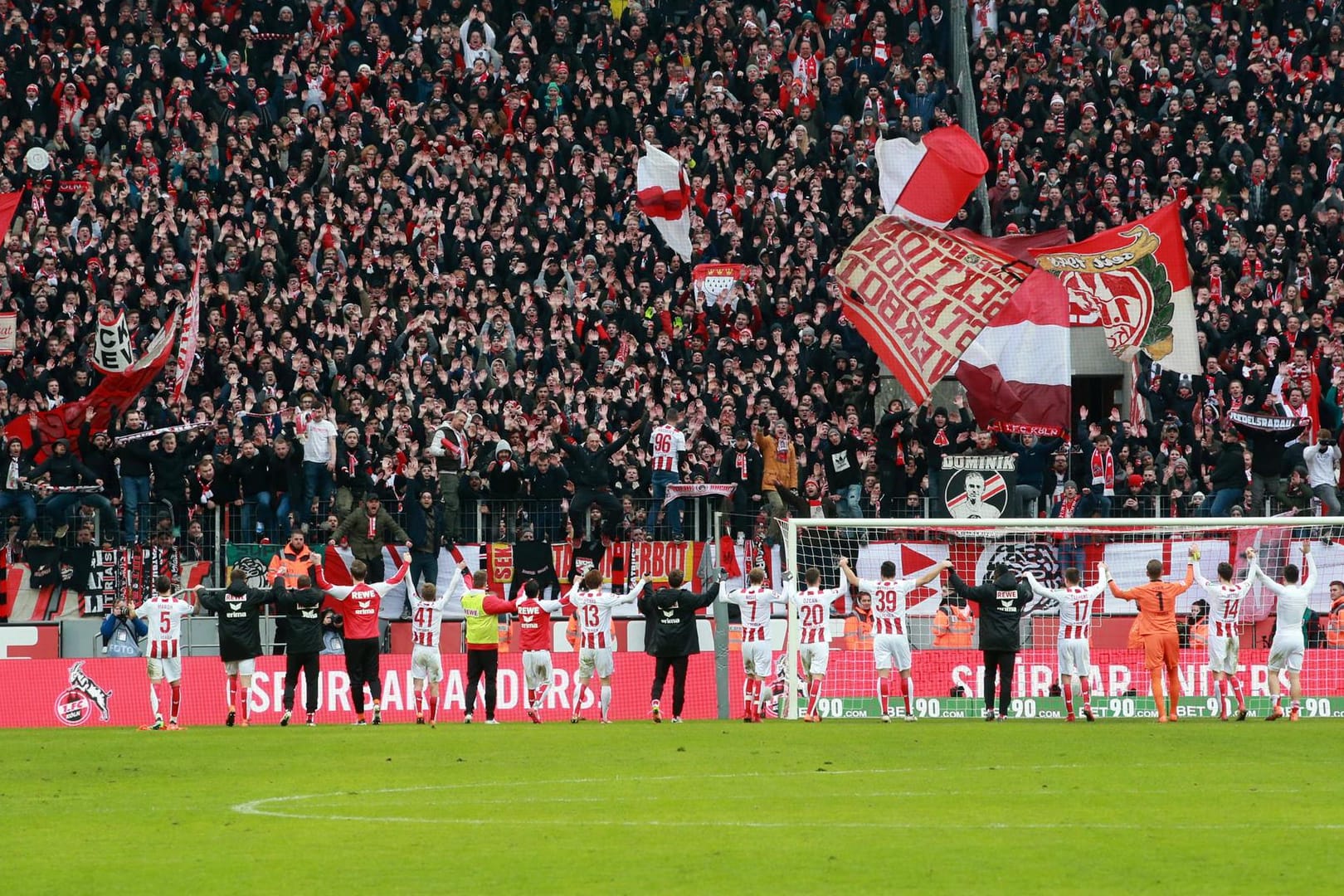 Volles Haus beim Derby (Archivbild) So ähnlich wie bei diesem Spiel gegen Leverkusen im Jahr 2018 könnte es auch bald wieder in Müngersdorf aussehen.