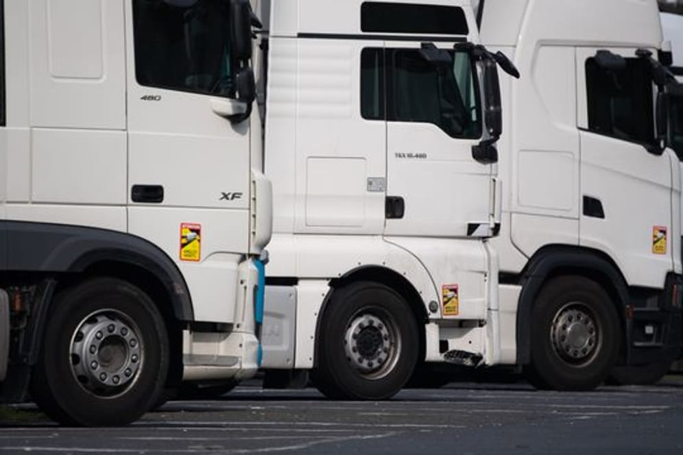 Welche Folgen der Mangel an Lastwagenfahrern haben kann, ist aktuell in Großbritannien zu sehen.
