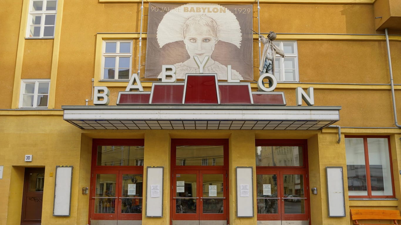 Das Kino Babylon an der Volksbühne in Berlin-Mitte: Jede Woche kann man sich dort kostenfrei einen Stummfilm anschauen.