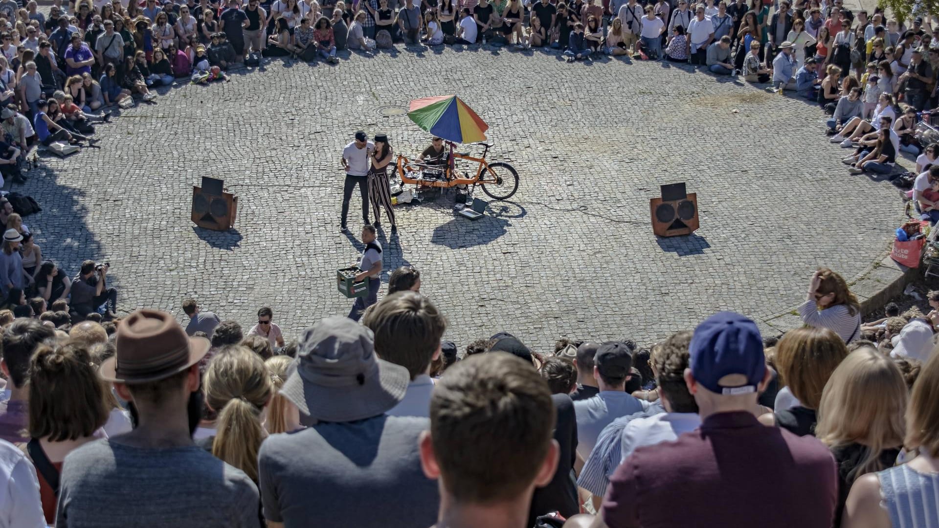 Karaoke im Mauerpark: Jeden Sonntag findet das Event in der Regel statt.