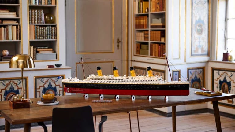 Lego: Mit einer Länge von 135 cm schickt der Hersteller seinen bisher größten Bausatz ins Rennen.