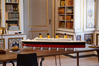 Lego: Mit einer Länge von 135 cm schickt der Hersteller seinen bisher größten Bausatz ins Rennen.