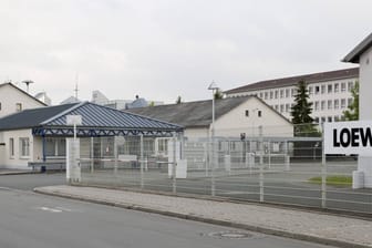 Loewe-Gelände in Kronach (Archivbild): Vor rund sieben Jahren verkaufte der TV-Hersteller die Fläche an die Stadt, nun hat er sich große Teile davon zurückgeholt.