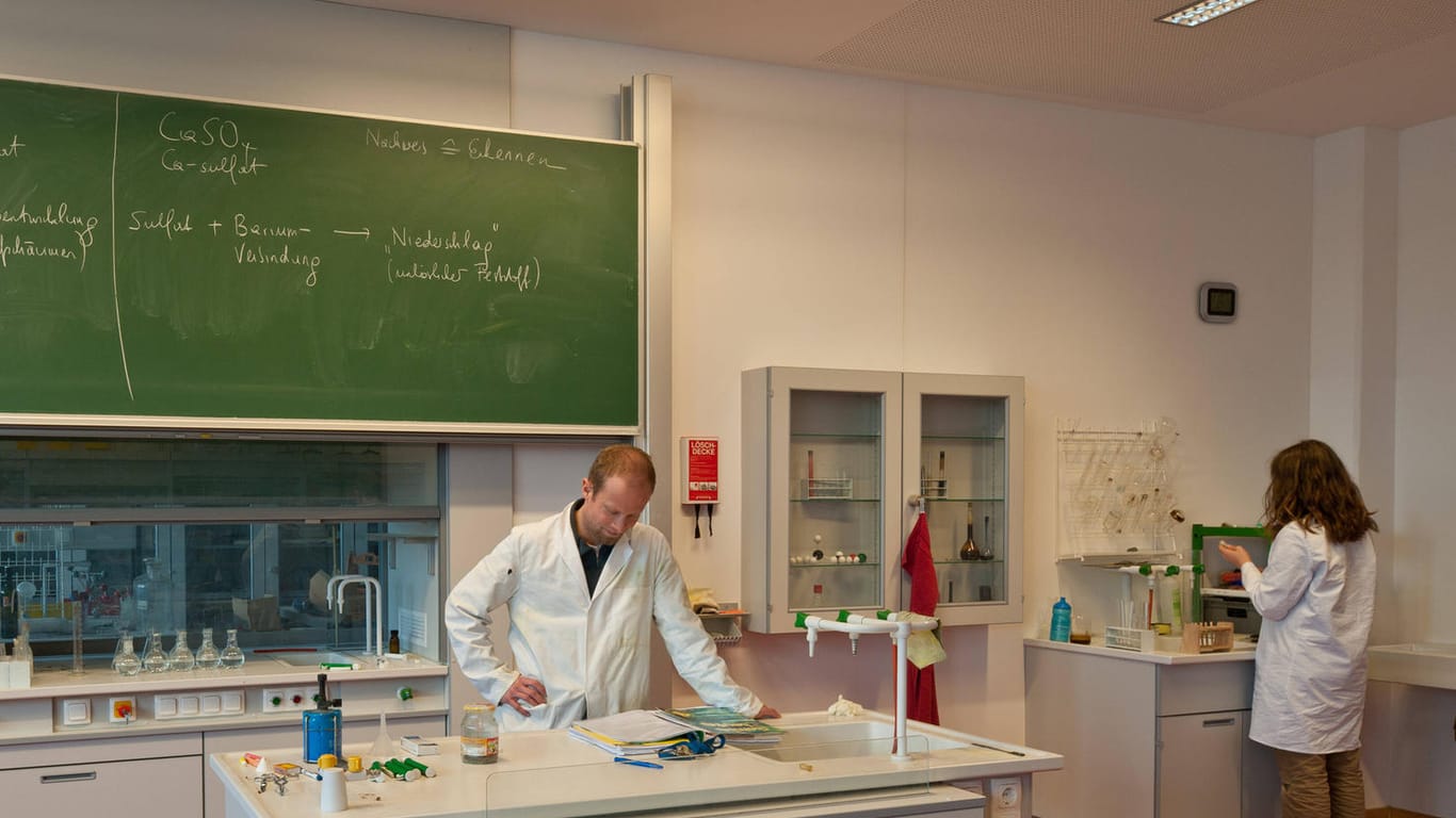 Ein Chemielabor im Bundesschulzentrum Tulln (Symbolbild). In Singen ist ein Experiment mit Knallgas schief gegangen.