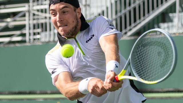 Tennis-Profi Jan-Lennard Struff spielt in die zweite Runde.