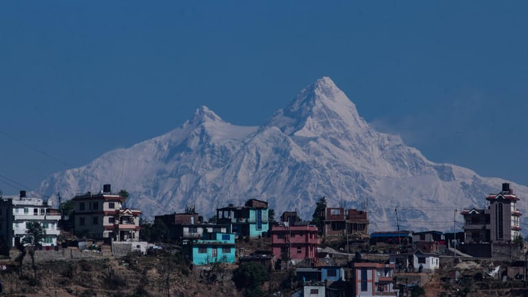 Der Mount Manaslu gehört zu den höchsten Bergen der Welt (Archivbild). Jetzt ist er von einem Beinamputierten bezwungen worden.