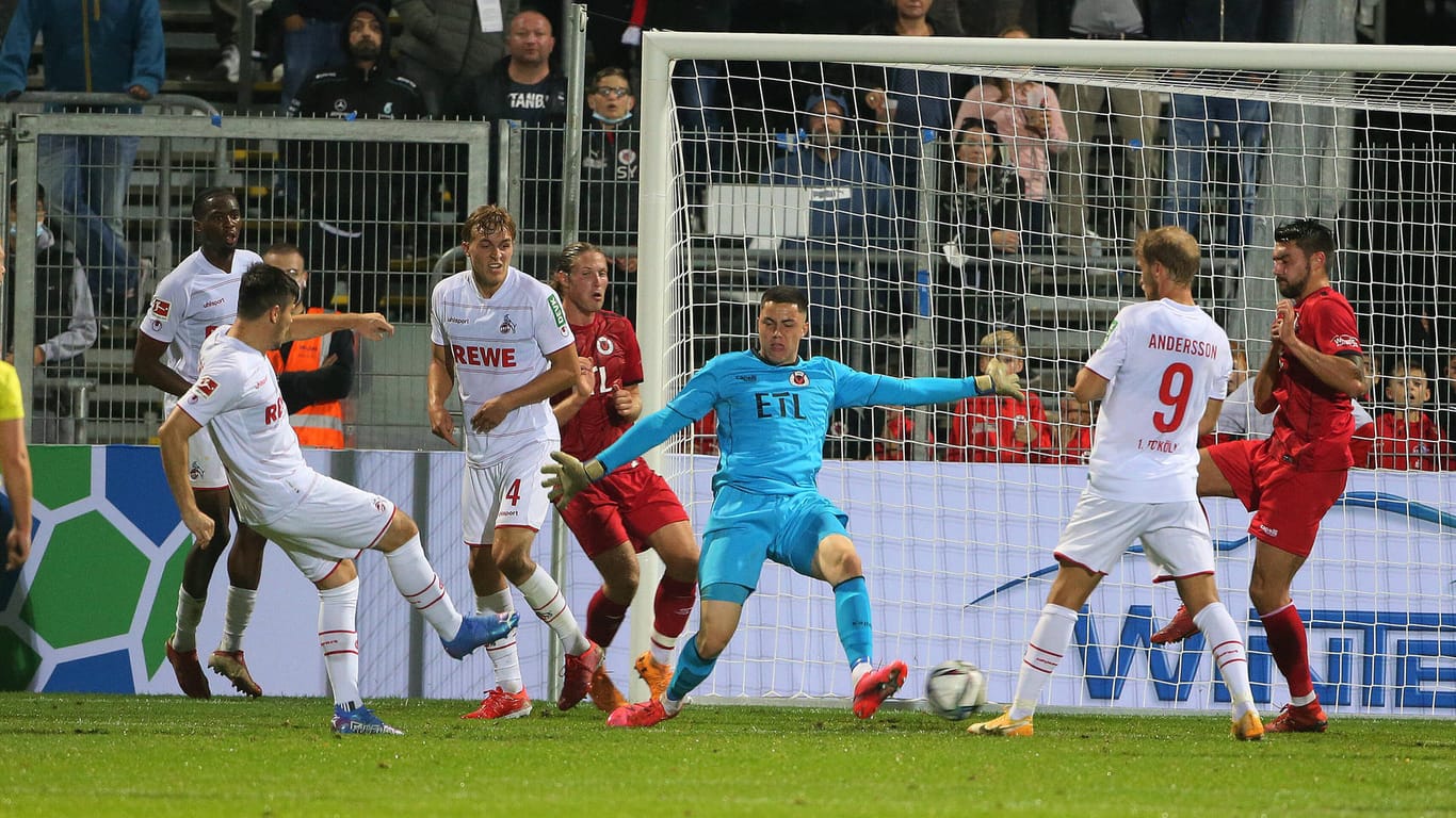 Das Tor zum 1:0 durch Jorge Meré: Die Geißböcke haben das Kölner Stadtturnier im Höhenberger Sportpark gewonnen.