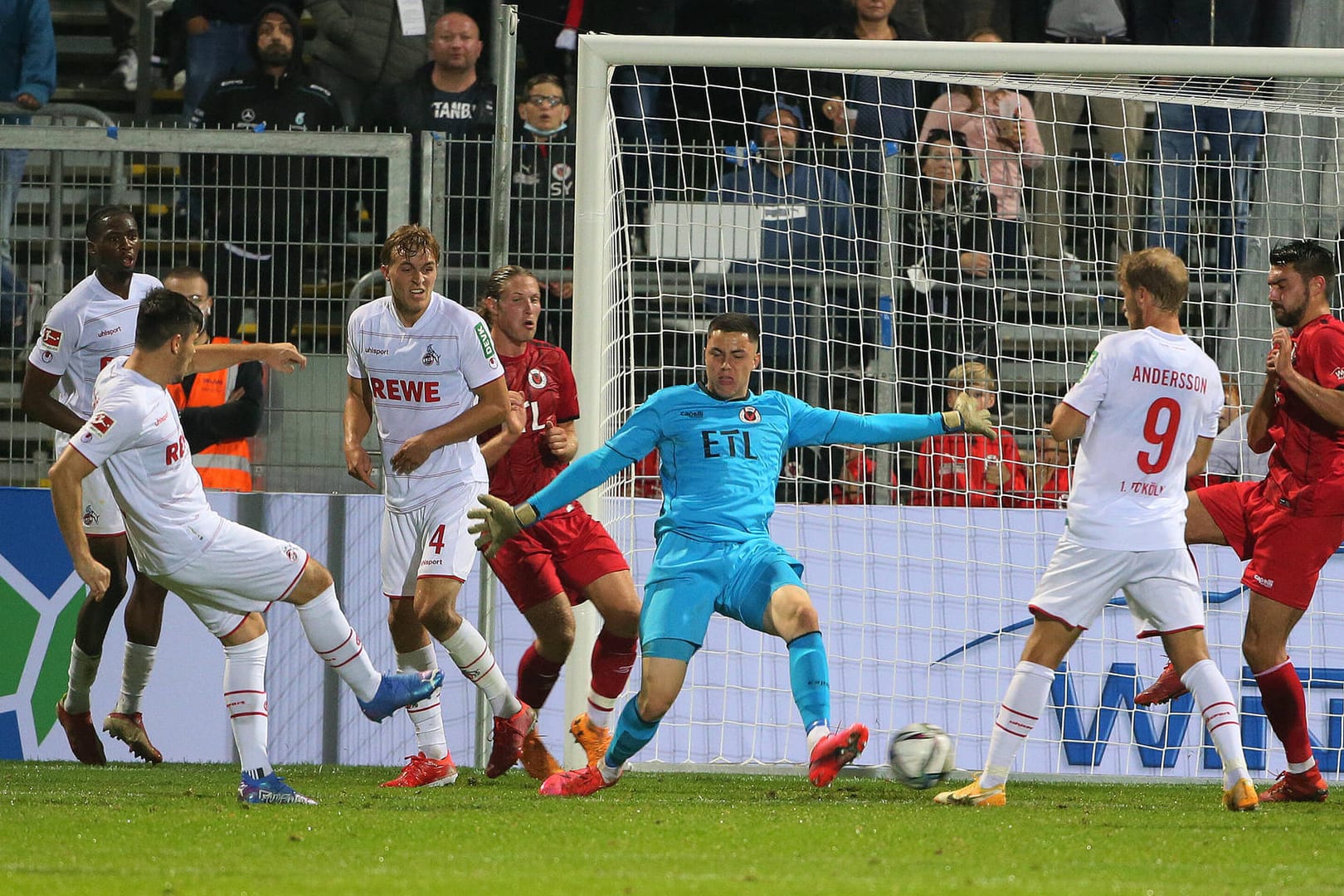 Das Tor zum 1:0 durch Jorge Meré: Die Geißböcke haben das Kölner Stadtturnier im Höhenberger Sportpark gewonnen.