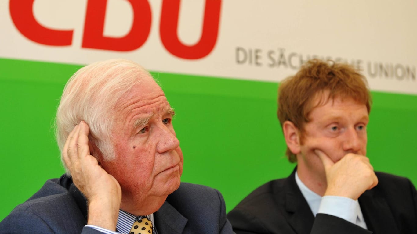 In der Tradition: Sachsens Ministerpräsident Michael Kretschmer (hier 2009 mit Kurt Biedenkopf) fungierte seit Ende 2004 als Generalsekretär der sächsischen CDU. Ein klares Eingeständnis, dass Sachsen zu wenig getan hat gegen rechtes Gedankengut, wäre ein Eingeständnis verfehlter CDU-Politik in Sachsen seit der Wende.
