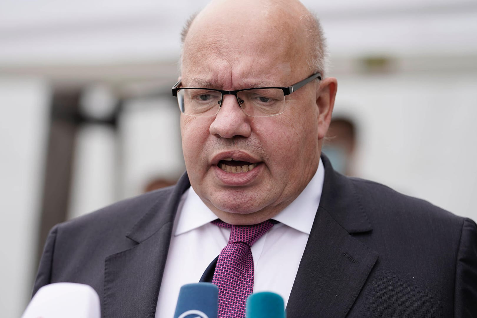 Peter Altmaier gibt nach der Wahl ein Interview (Archivbild). Der Bundeswirtschaftsminister fordert Konsequenzen innerhalb der CDU-Führung.