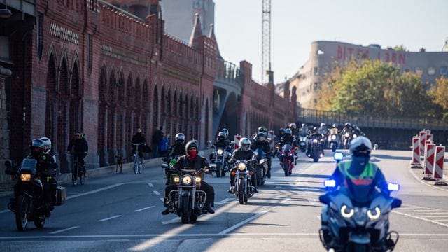 Motorradkorso zum Gedenken an verunglückte Motorradfahrer Motorradkorso zum Gedenken an verunglückte Motorradfahrer