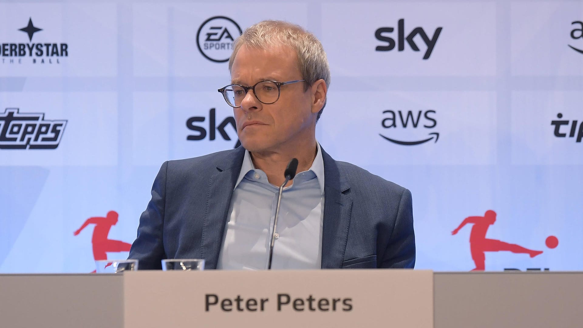 Peter Peters bei der DFL-Mitgliederversammlung (Archivbild). Er hat jetzt seine Ambitionen für die DFB-Präsidentschaft aufgegeben. Peter Peters bei der DFL-Mitgliederversammlung (Archivbild). Er hat jetzt seine Ambitionen für die DFB-Präsidentschaft aufgegeben.