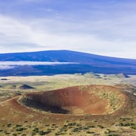 Der erloschene Vulkan Mauna Kea auf Hawaii (Symbolbild). Der Inselstaat wurde am Sonntag von einem Erdbeben erschüttert