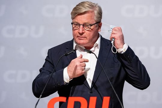 Bernd Althusmann gestikuliert