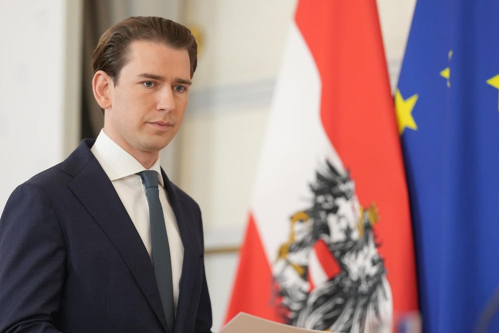 Sebastian Kurz ist von seinem Posten als Bundeskanzler zurückgetreten: Österreich steckt wieder einmal in einer Regierungskrise.