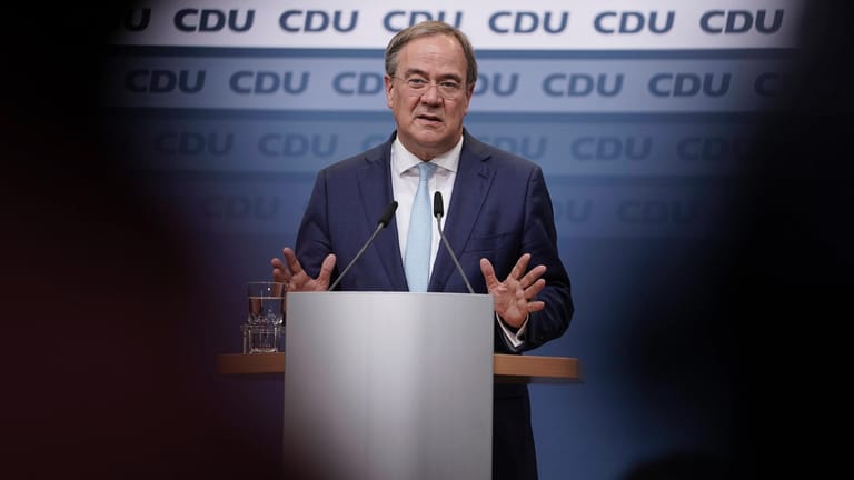 Armin Laschet, Parteichef der CDU: Mair kritisiert, es sei eine Entschuldigung Laschets fällig.