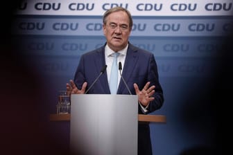 Armin Laschet, Parteichef der CDU: Mair kritisiert, es sei eine Entschuldigung Laschets fällig.